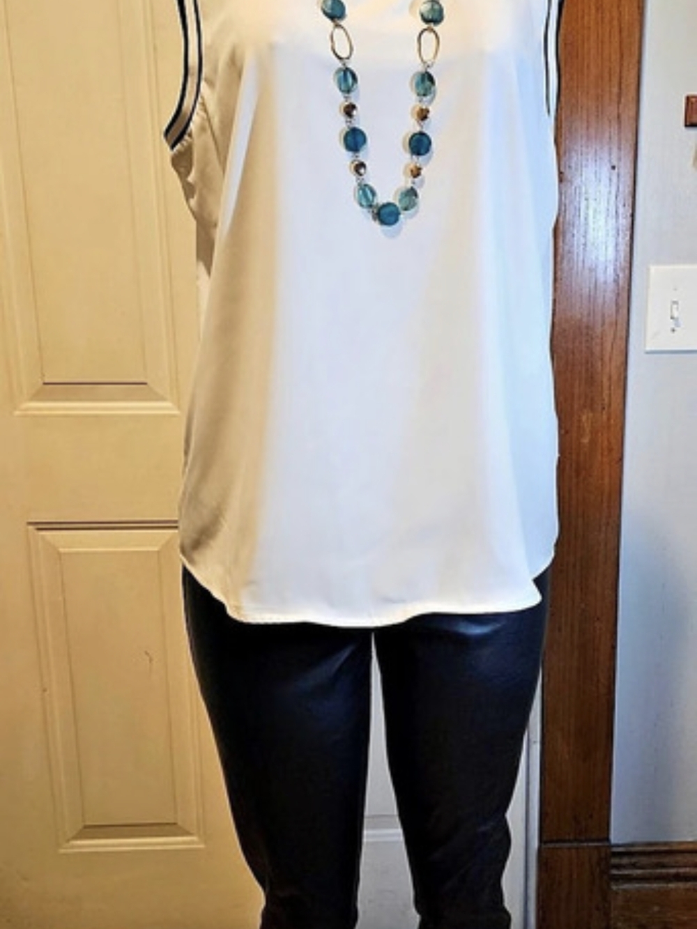 Tommy Hilfiger Color-Trim Blouse in White & Black Size 10 Like New